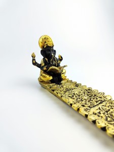 Podstawka podłużna na kadzidła dekoracyjna z figurką Ganesh GOLD GANESHA STAND.jpg
