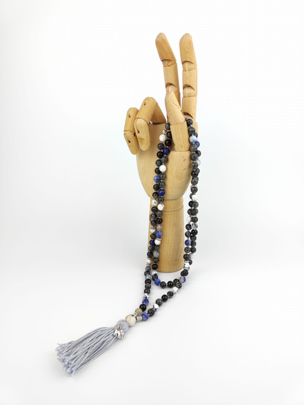 Mala z kamieni naturalnych 108 koralików CHAKRA STONES naszyjnik  JAPA MALA  Larvikit, Onsydian Śnieżny, Sodalit, Agat Ognisty.jpg