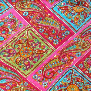 Różowa bluzka boho z wiązaniem z tyłu