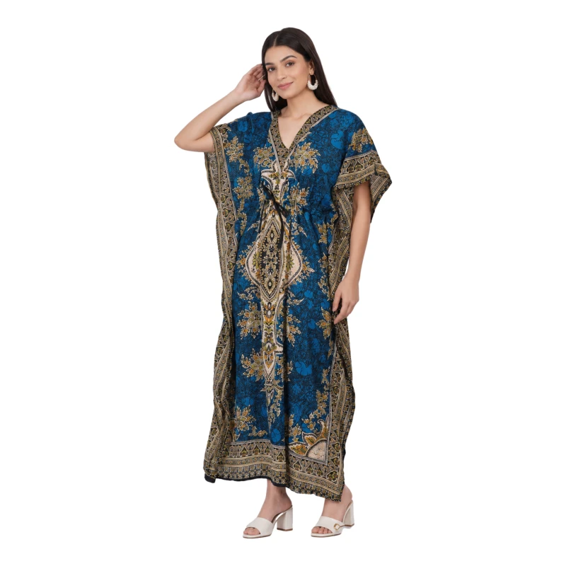 Niebieska sukienka boho w orientalny wzór