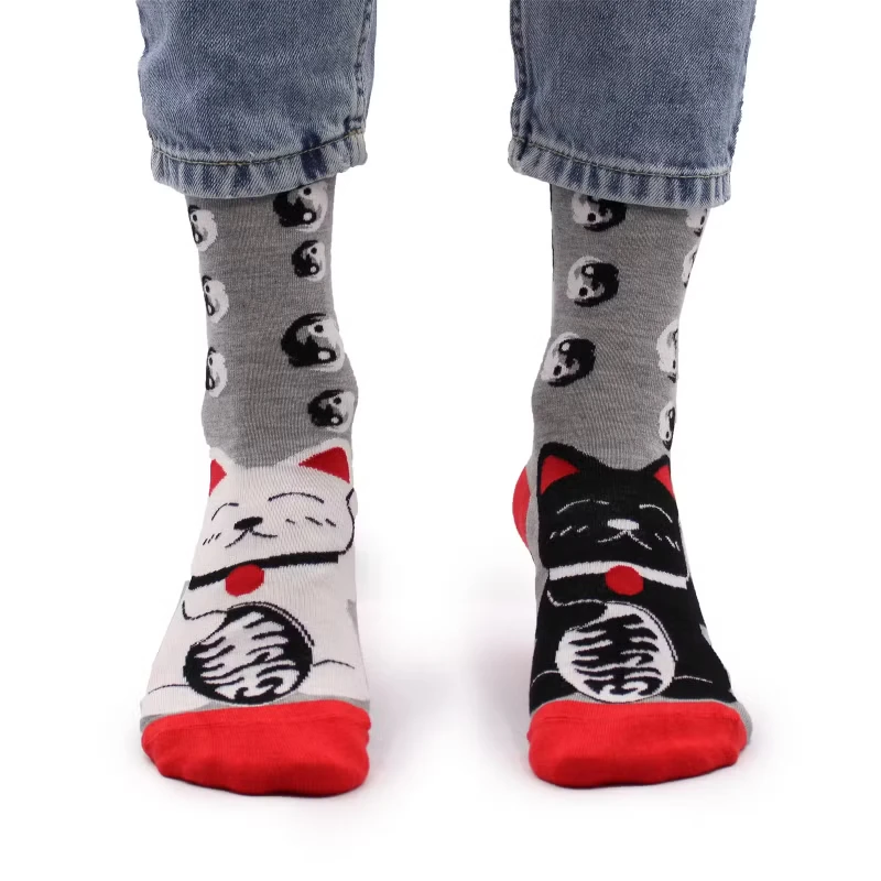 Skarpetki Hop Hare Szczęśliwe Koty 36–40 z kotami maneki neko i symbolem yin-yang