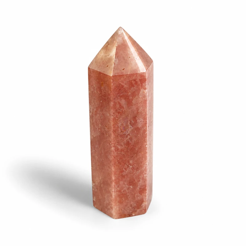 Obelisk z naturalnego kwarcu truskawkowego 5,5 cm – różowy kamień z mlecznymi partiami i naturalną strukturą