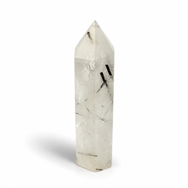 Obelisk z naturalnego kwarcu z czarnym turmalinem 5,5 cm – jasny kwarc z czarnymi inkluzjami