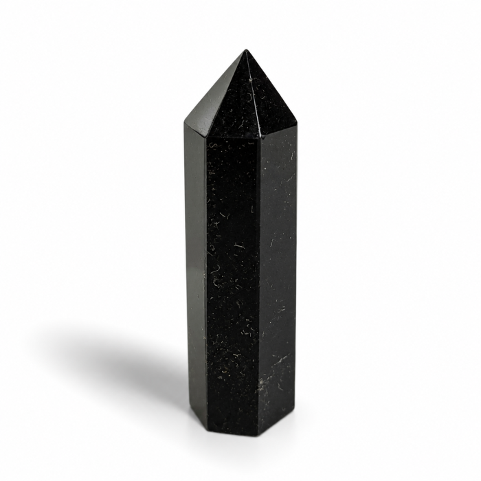 Obelisk z naturalnego czarnego obsydianu 6 cm – polerowany kamień o szklistym połysku