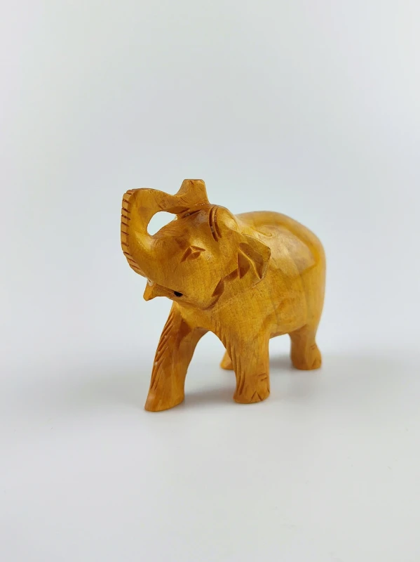 Figurka Słoń z drewna egzotycznego M.webp